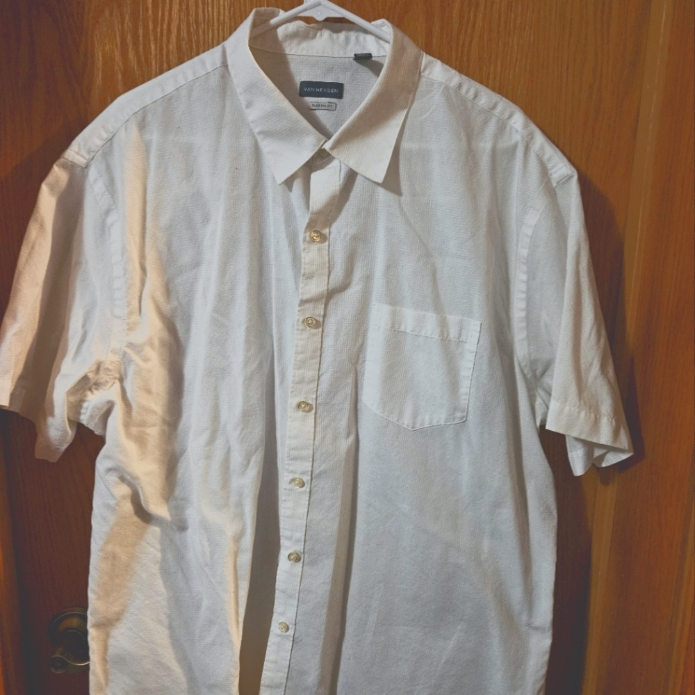 Short sleeve button up